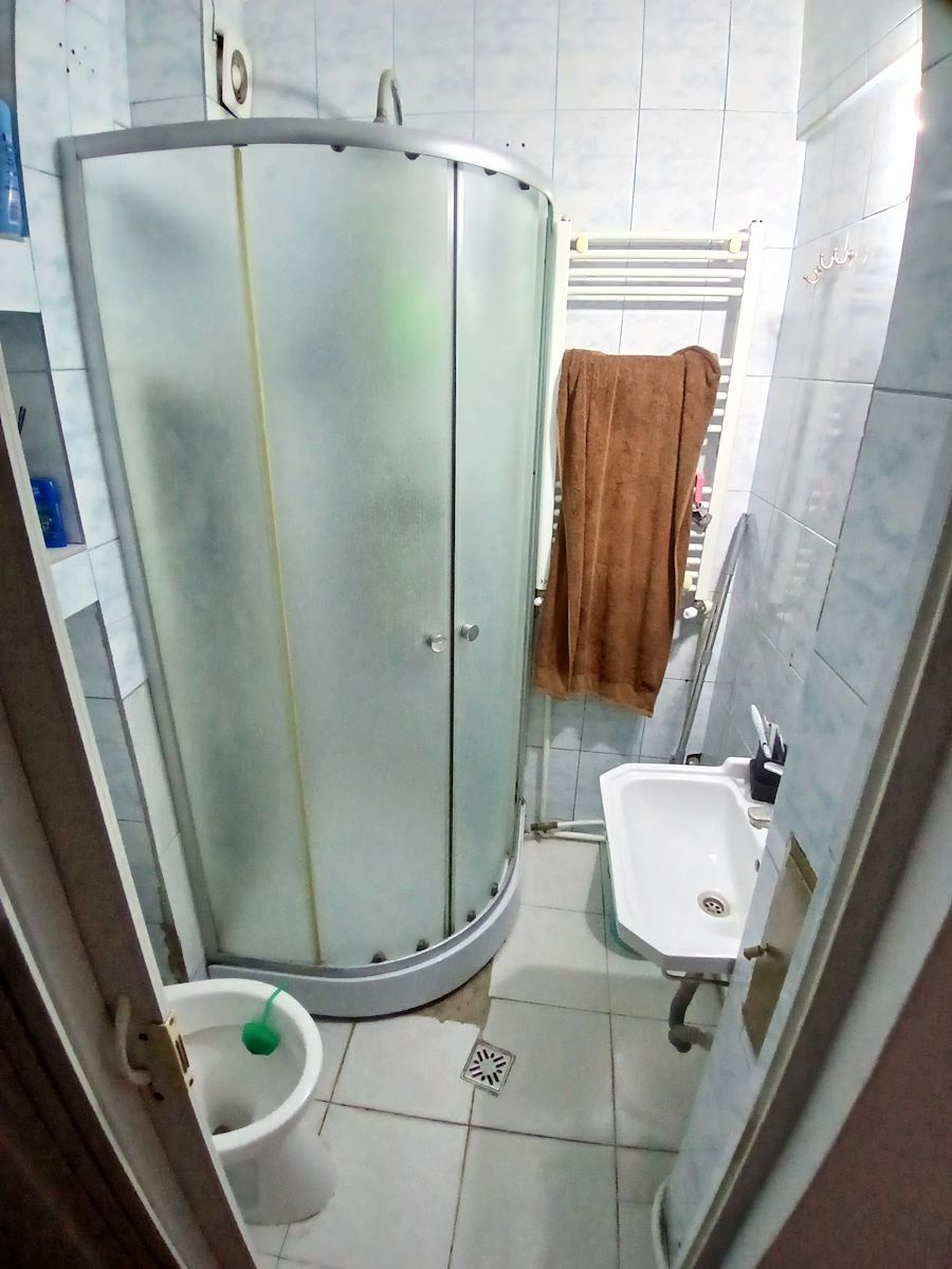 Apartament 2 camere Tecuci etaj 1 – zonă centrală — fotografia 5