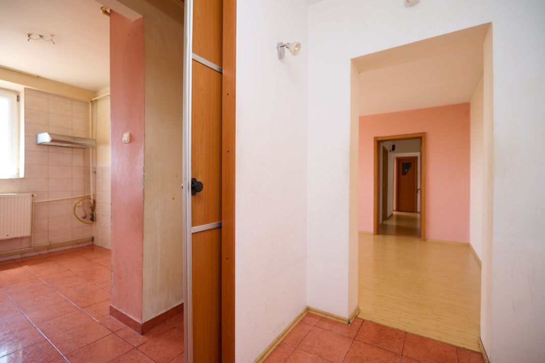 Apartament 4 Camere Decomandat | Craiovei | 3 Balcoane | Parcare — fotografia 2