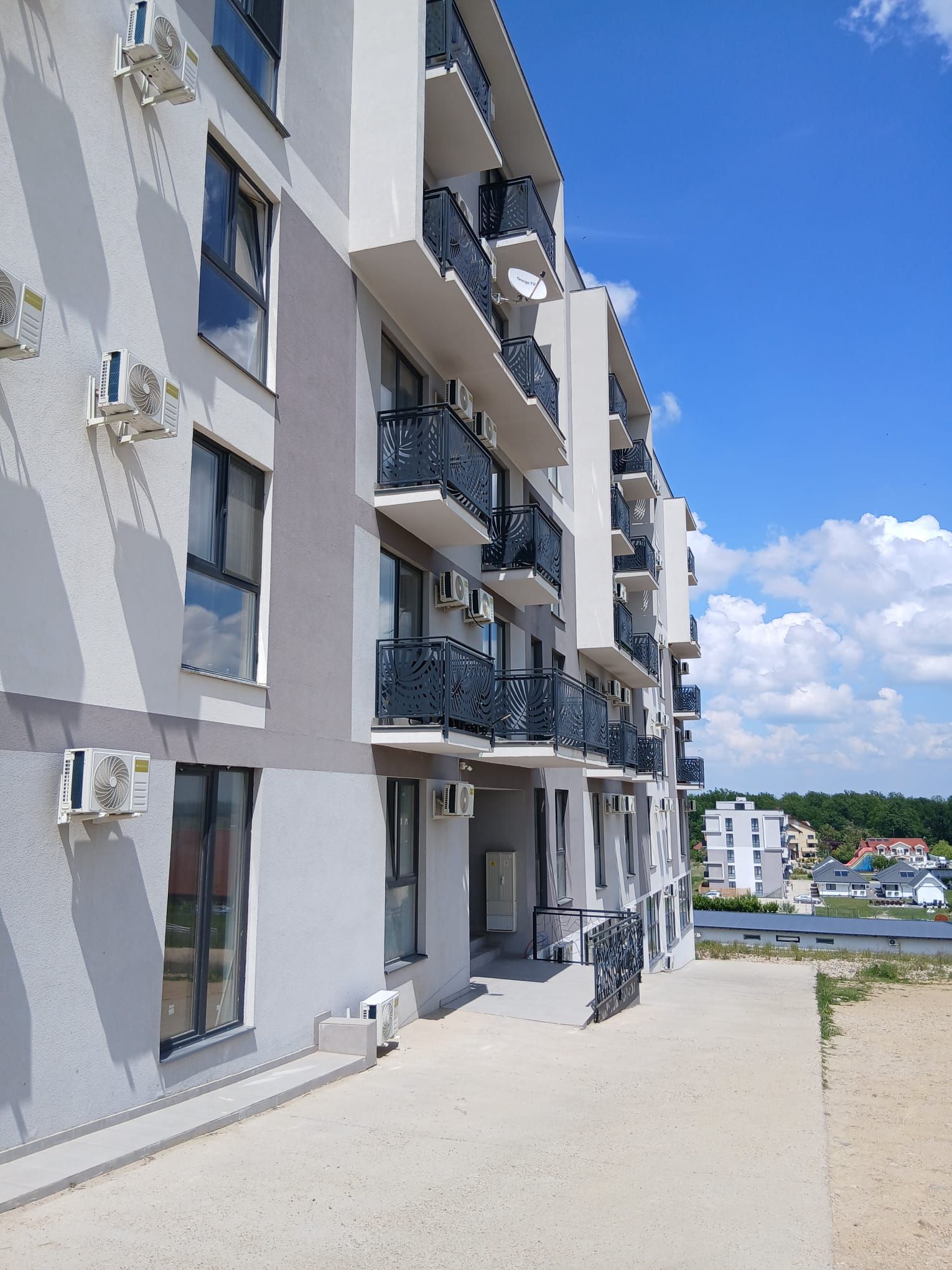Apartament nou, 2 camere, Băile Felix.  80 000 E. Comision 0 — fotografia 3
