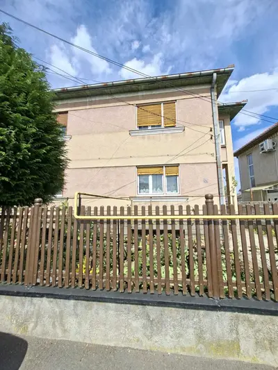 BRASADAS vinde casa cu etaj in zona Bercu Rosu.