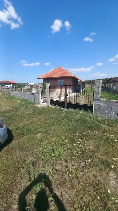Vând casă în Gelu