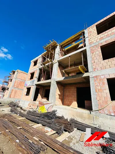 Apartament 3 camere la cheie,decomandat de vanzare in Selimbar Doamna Stanca