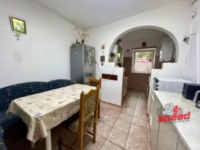 De vânzare casă curte comună în Tg Mureș - Semicentral