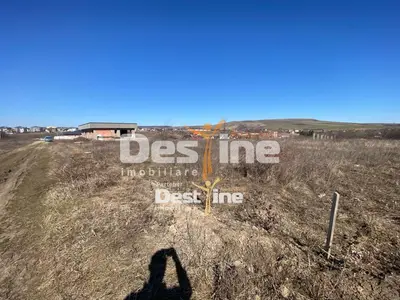Loturi de Teren Fermelor Strada Plantelor