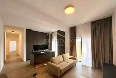 In EXCLUSIVITATE de INCHIRIAT -Modern- 3 camere & loc de parcare (ap cu Gradina)