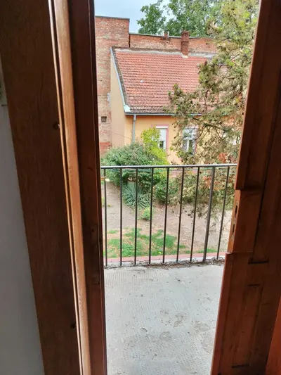 BRASADAS vinde ap 2 cam etaj 1 in zonă CENTRALA.