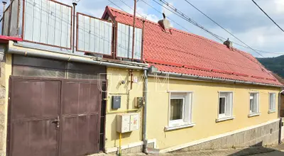 REPOZITIONARE PRET -5000 € Casa 144 mp utili, organizata in 2 apartamente