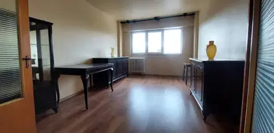 Vand apartament 4 camere situat la 10 min de Piata Unirii