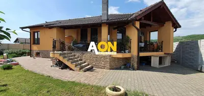 Casa parter+demisol, 1200 mp teren, pretabila pt 2 familii, Sard