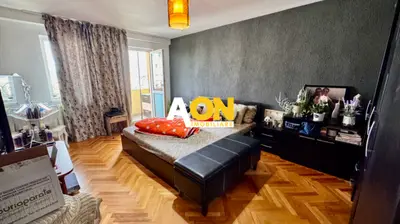 Apartament 3 camere decomandat de vânzare – zona Cetate
