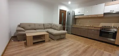 Inchiriez apartament cu doua camere, zona centrala