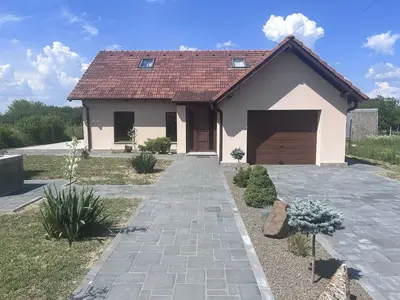 BRASADAS vinde casa individuala spatioasa.