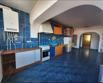 Apartament 3 camere  9 Mai (Piata Centrală)iața