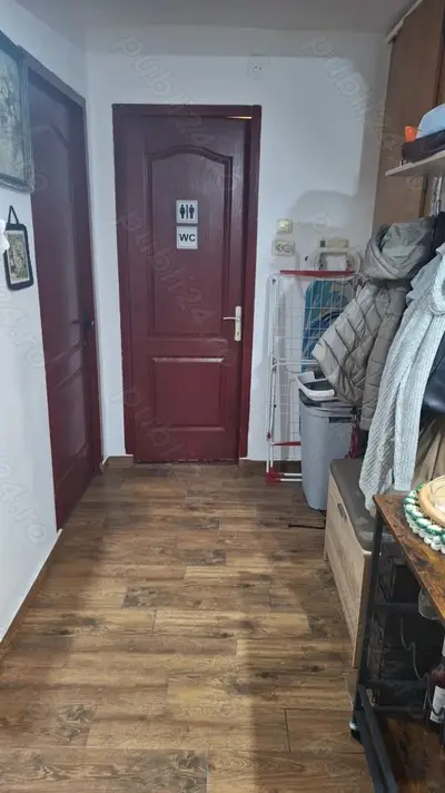 BRASADAS vinde ap 3 cam etajul 1 pe Botizului