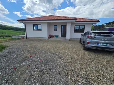 Casa 4 camere,2 băi,127 mp, 618mp teren, 0% comision