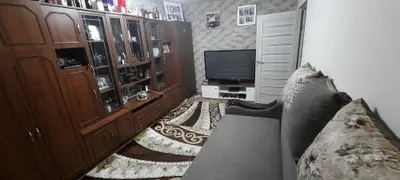 Ag BRASADAS vinde apt 3 camere Carpati 1 PARTER.