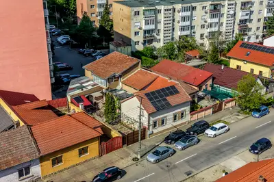 PRET NOU! Casa solida din caramida - 8 camere - Sega, UTA - COMISION 0
