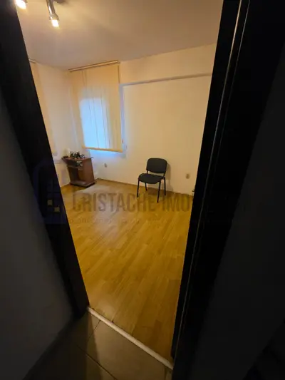 Spatiu birou/ Apartament 5 camere nemobilat | 180 mp | Parter