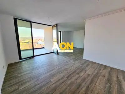 Penthouse 3 camere, 2 bai, parcare privata, 98 mp utili, ultracentral
