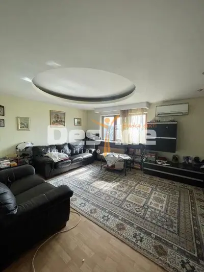 13 Septembrie | 4 camere | 94mp | et 8 | dec | 200.900 euro