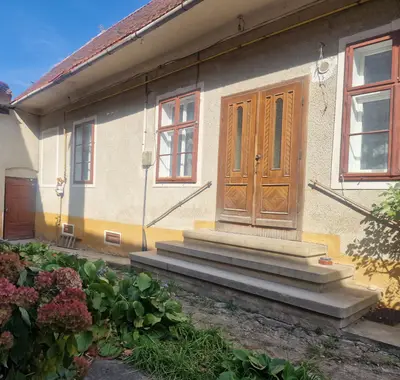 Casa saseasca de vanzare in Cristian, teren 1.447 mp, 2 fronturi
