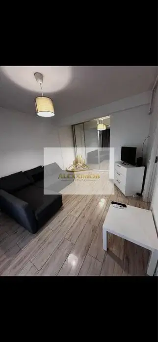 Garsoniera de Vanzare - 33 mp - Zona Drumul Fermei