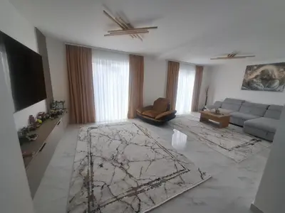 Casa 4 camere, Zona Scheia