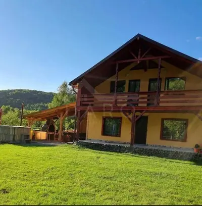 Vand sau schimb casa Campu Cetatii din caramida si lemn