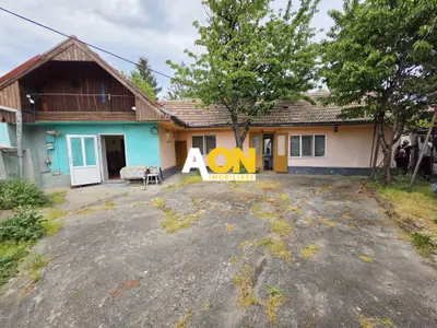 Casă veche cu 3 camere, 259 mp teren, la asfalt, zona Prefectura