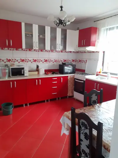 Casa 5 camere, Zona Scheia