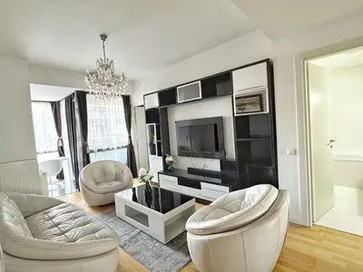 BRASADAS închiriază ap 2 cam etaj 2 50mp UNIRII tip Studio.