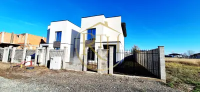 Oferim spre vanzare Case-Duplex cu 4 camere, situate in Giroc, 0% comision