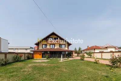 Proprietate cu 2 case si curte in Oarja, AG
