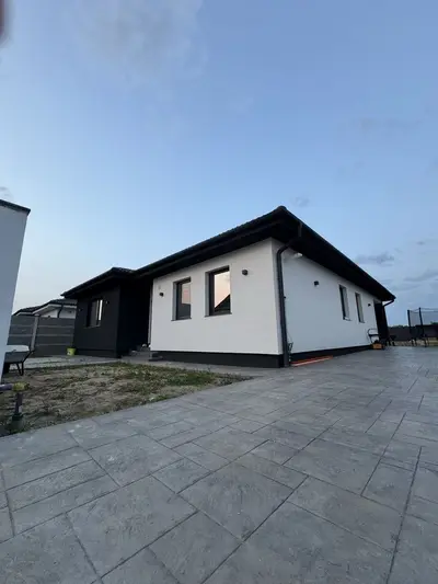 Vand casa str. Giulia ( odoreului )