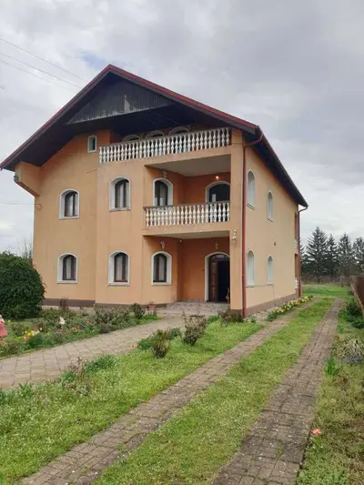 Casa S+P+1+M cu 28 ari de teren in Martinesti