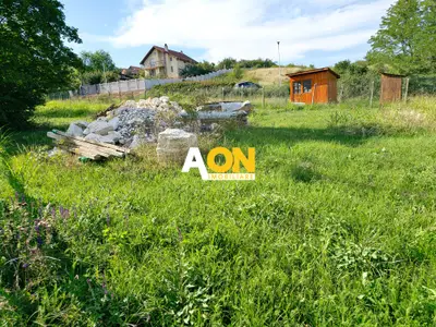 Teren parcelabil, 1600 mp, cu utilitati si iluminat stradal, Micesti