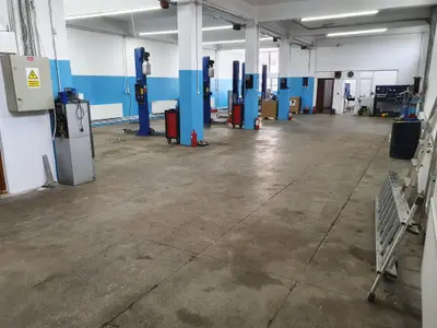 Service Auto de Închiriat | 350 mp | 5 Elevatoare | Dublu Acces