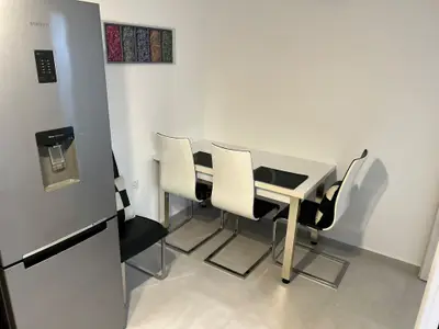 Închiriem apartament 2 camere zonă, Maurer