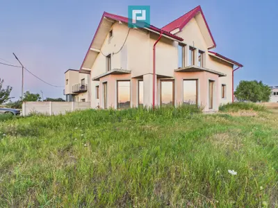 Casă individuală cu 6 camere în Sânandrei