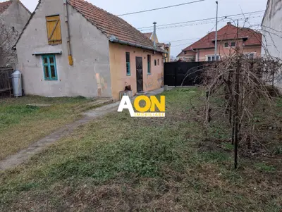 Casa mica,demolabila zona centrala, 758 mp teren, Alba Iulia