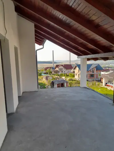 Casa sigura în curte, D-va Nord