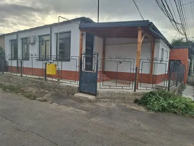 BRASADAS vinde casa 4 cam Sararie - Copou.