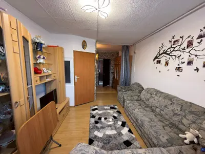 Garsonieră renovată -mobilată și utilată Campina Prahova !