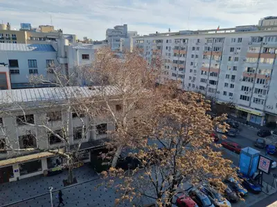Apartament cu 2 camere de inchiriat in  zona centrala +terasa de 9 m