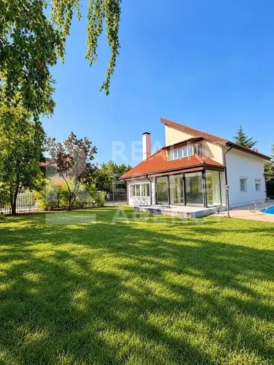 Vilă de închiriat | Pipera | Piscină privată | Curte generoasă