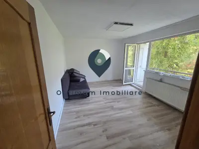 Apartament cu 4 camere in Manastur, etaj 2/4 zona Putna !