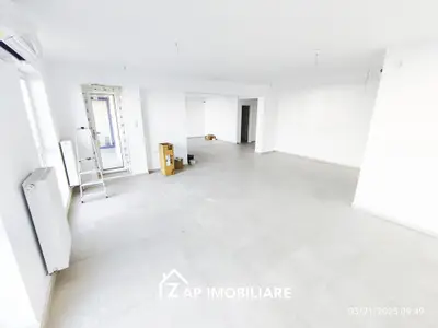 Maurer - Spatiu comercial - Parter - 91 mp, 2 toalete si balcon