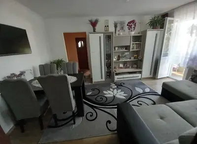 BRASADAS vinde ap 2 cam etaj 4/4 Careiului.