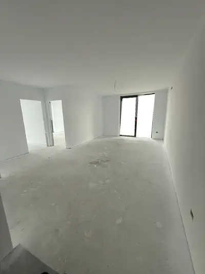 Apartament 3 camere, Zona Metro