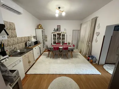 Casă de închiriat în Cerghid, județul Mureș, pentru o familie care caută liniște cu acces rapid spre Tg. Mureș